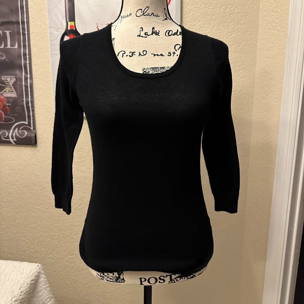 Black lightweight sweater with gray side accents. Size XS